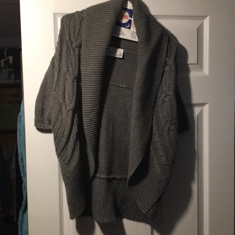 Cozy maternity shirt sleeve sweater